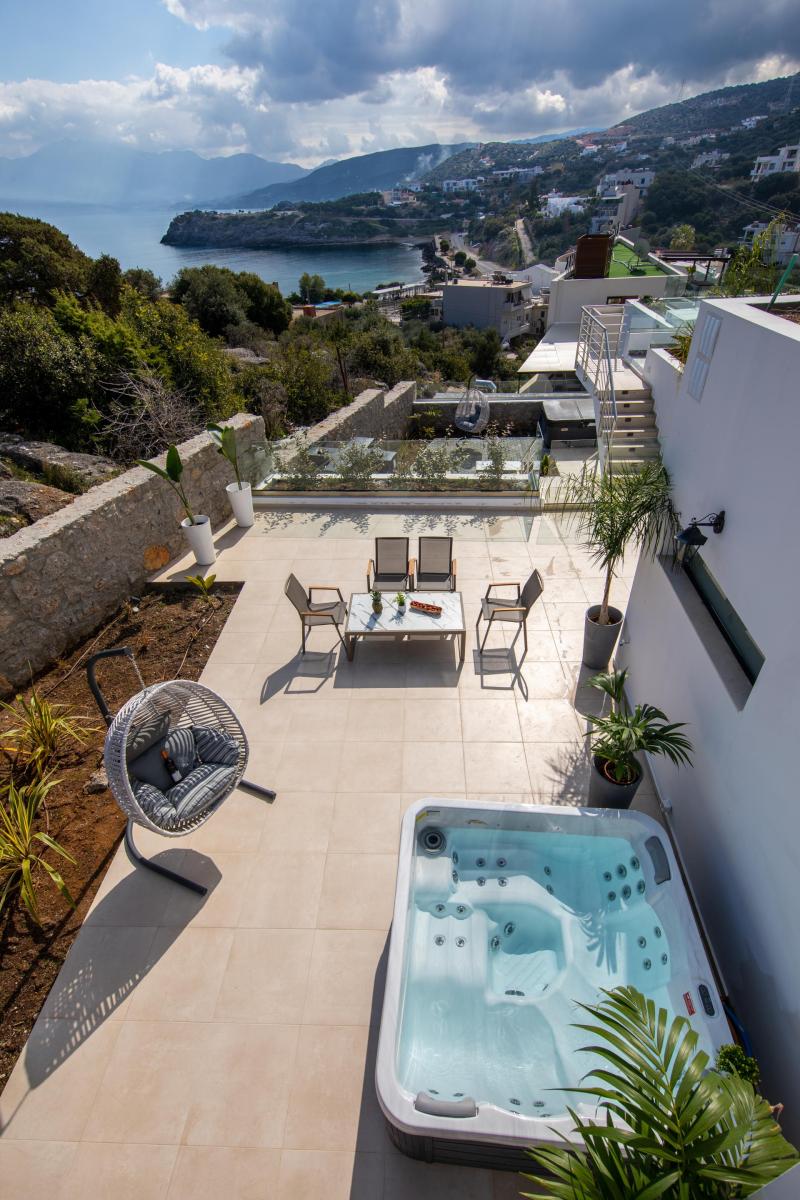 Two Bedrooms Apartments With Jacuzzi